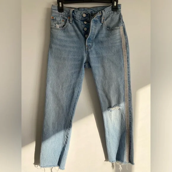 Levi's 501 Crop Jean in Diamond - Picture 2 of 11